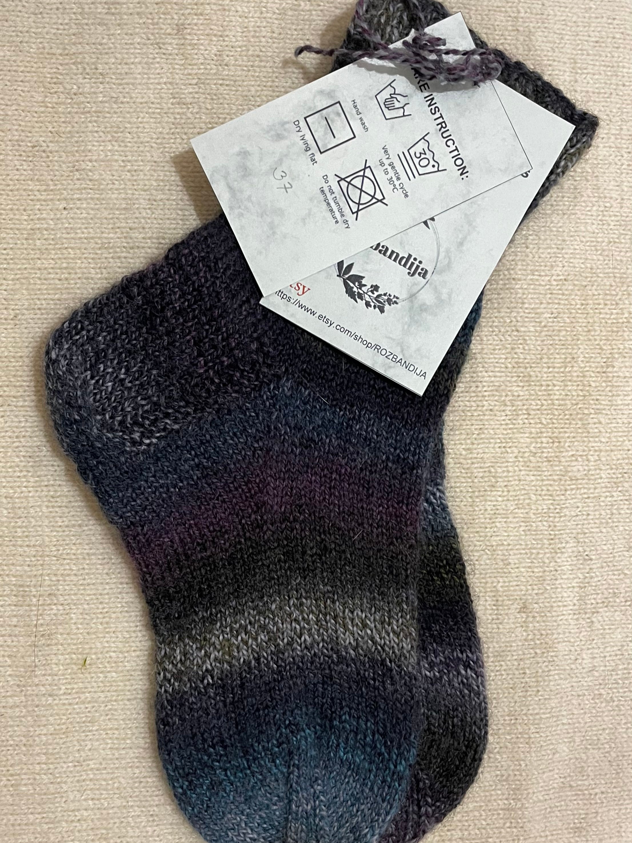 Hand knitted wool socks. Size: EUR 36-37 (23.5cm)