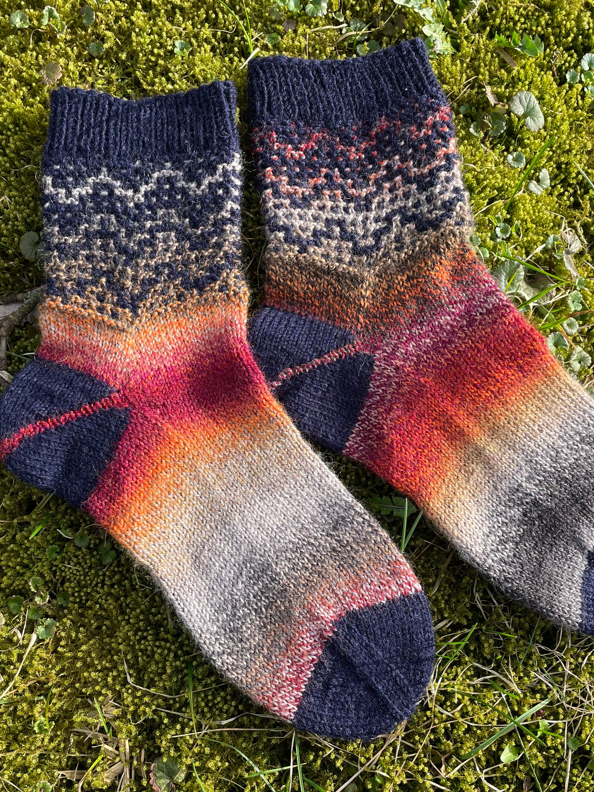 Hand knitted wool socks. Size: EUR 39-41 (26.5cm)