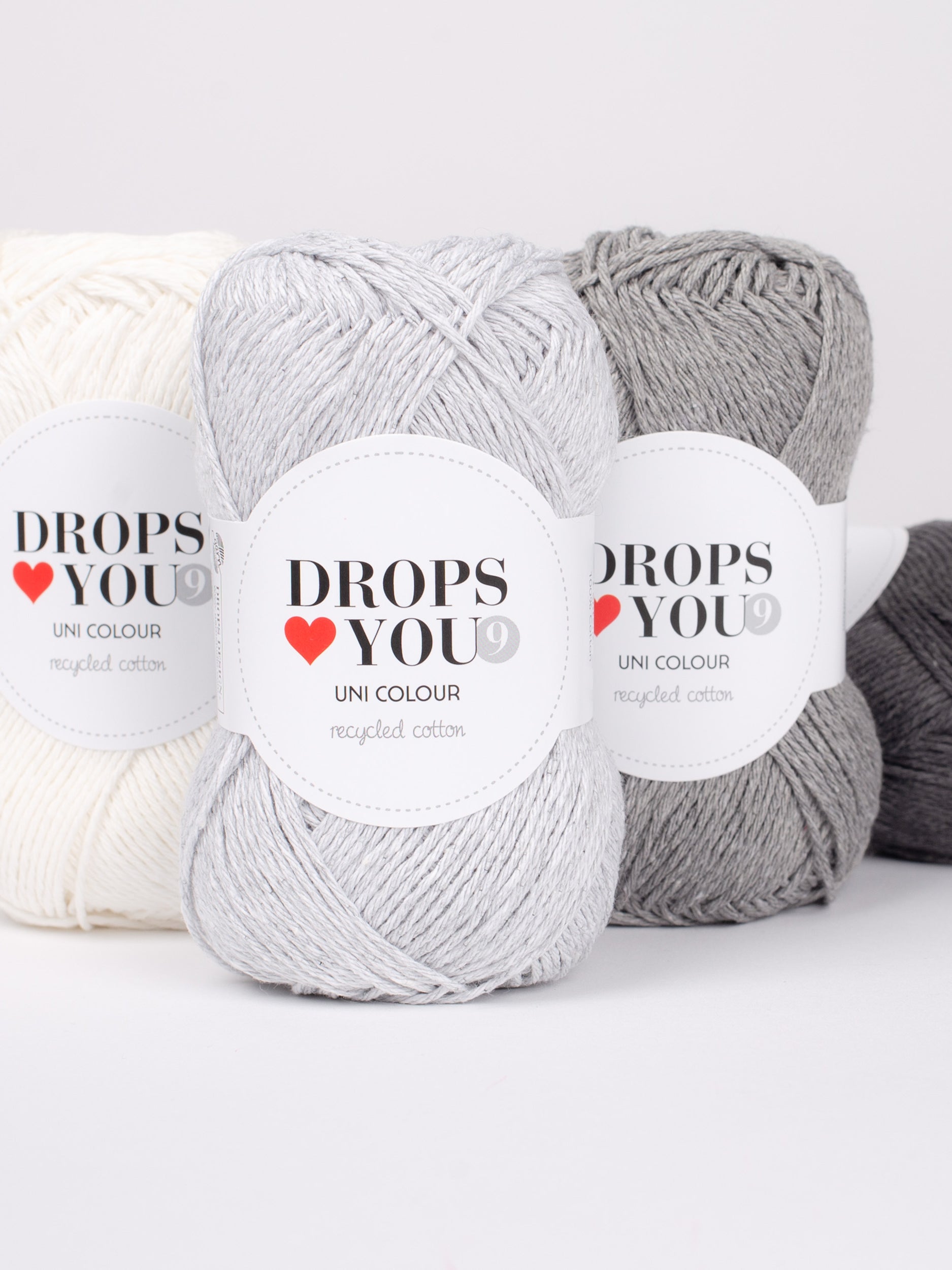 YARN Box contains 20 skeins of DROPS Loves You 9, in a different colours.